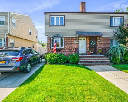 152-26 10th Avenue, Whitestone