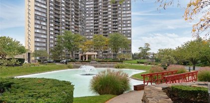 1 Bay Club Drive Unit #21K, Bayside