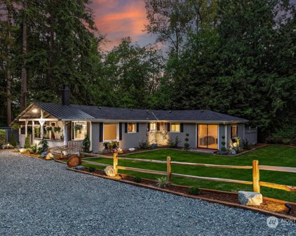 3424 Lake Langlois Road NE, Carnation