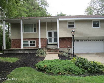 936 Northumberland Drive, Niskayuna