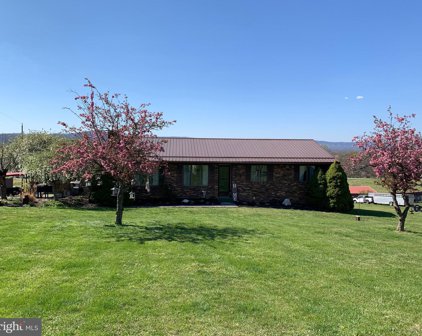 3271 Fairview Dr, Berkeley Springs