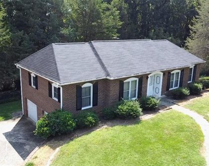 1750 Meadow Glen Drive, Winston Salem