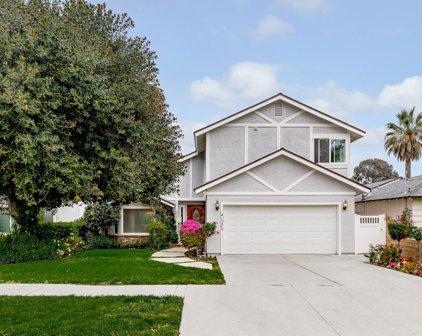 17945  Delano St, Encino