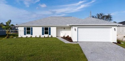 1722 Nw 2nd Pl, Cape Coral