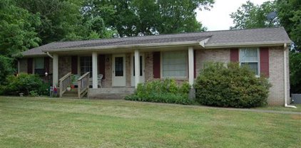 102 Jennings Dr, Hendersonville