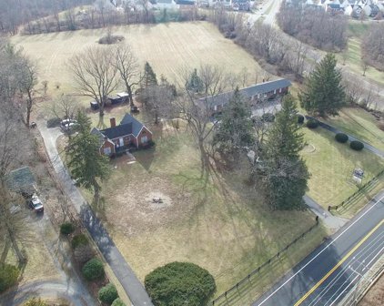 36169 Loudoun St, Round Hill