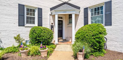 1301 S Walter Reed Dr Unit #201, Arlington