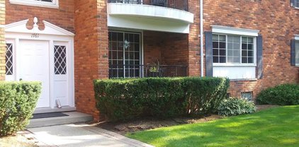 1761 HUNTINGWOOD Unit B, Bloomfield Hills
