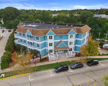 123 Center Street Unit 104, Lake Geneva