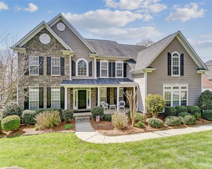208 Woodwinds  Drive, Mount Holly