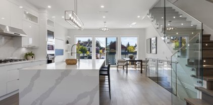 251 W 18th Street, North Vancouver