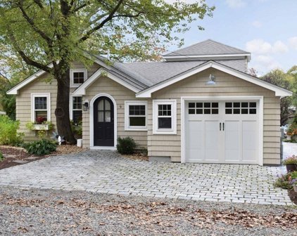 9 Diamond Street, North Attleboro