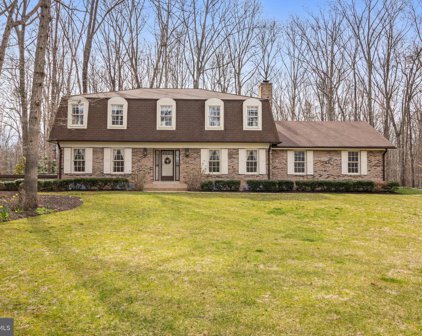 6898 View Park Dr, Burke