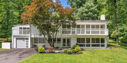 8002 Park Overlook Dr, Bethesda