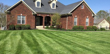100 FAIRLIGHT VIEW Dr, Shelbyville