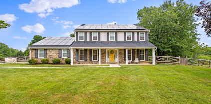 1 Glenhurst Ct, North Potomac