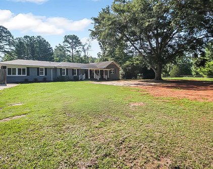 325 Longview Road, Fayetteville