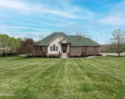 7408 Royal Oak Dr, Crestwood