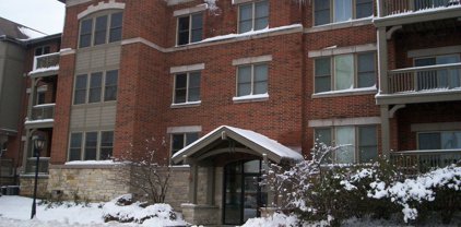271 E Railroad Avenue Unit #105, Bartlett