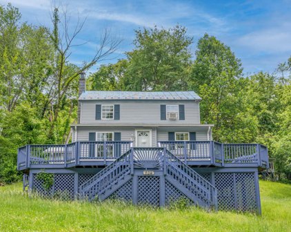 704 E F St, Brunswick