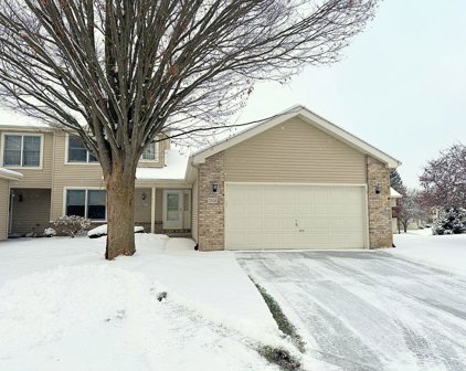 7568 Woodbridge Lane, Portage