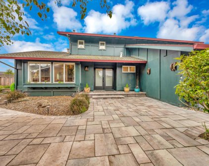 2044 Touraine LN, Half Moon Bay