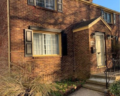 504 Roycroft Boulevard, Cheektowaga