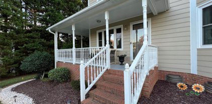 2509 Saddlehorse  Lane, Gastonia