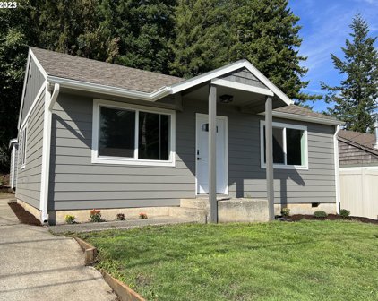 896 W 17TH ST, Coquille