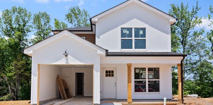 174 Woodland Court, Clarksville