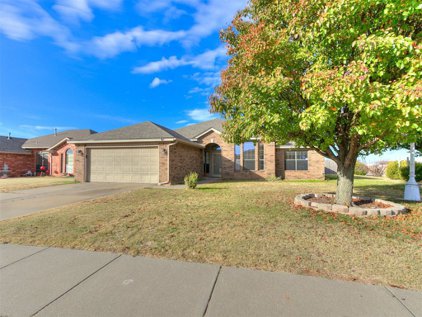 2501 Port Rush Drive, Moore