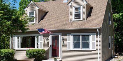 10 E Main St, Southborough