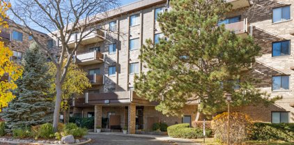 700 Wellington Avenue Unit #208, Elk Grove Village