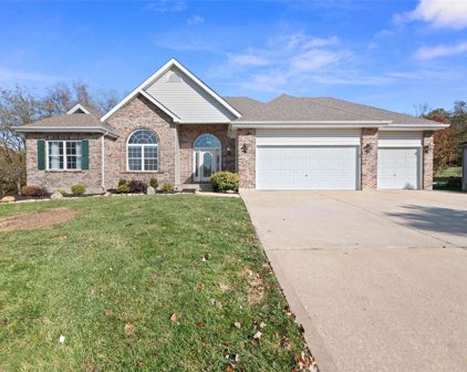 1025 Pleasant Meadow  Drive, Lake St Louis