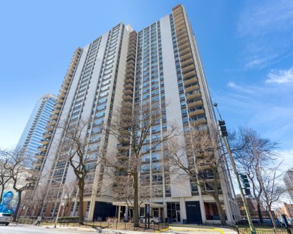 1255 N Sandburg Terrace Unit #402E, Chicago