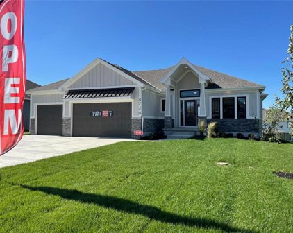 4720 NE Freehold Drive, Lee's Summit