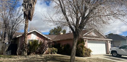 807  Trixis Ave, Lancaster