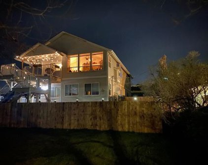 2517 E Upriver Dr, Spokane