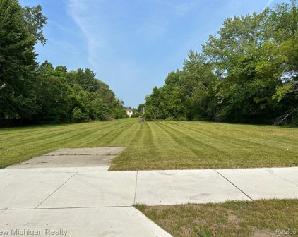 43517 MOUND, Sterling Heights
