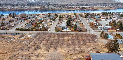 NW Cascade Avenue, East Wenatchee