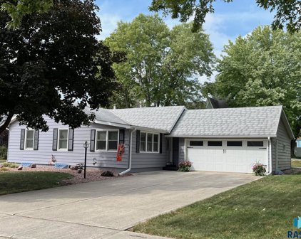 104 E Maple St, Canton