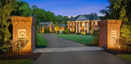 3 Old Farm  Road, East Greenwich