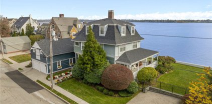 76 Seaview Avenue, Cranston