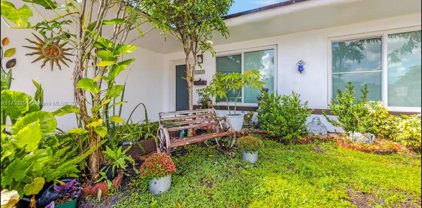 1585 W 56th Pl, Hialeah