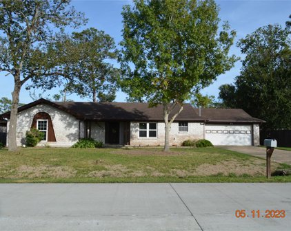 5607 Longshadow Drive, Dickinson