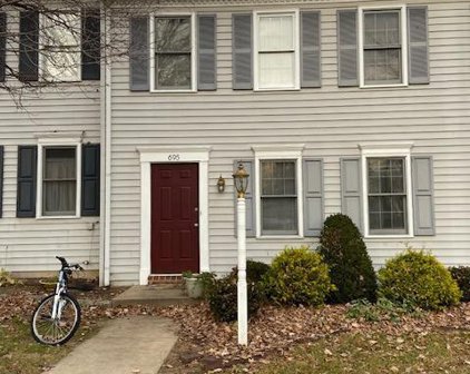 695 Topaz Dr, Lancaster