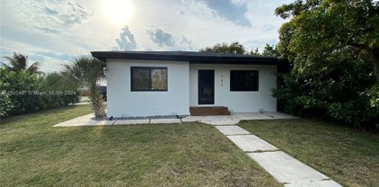 703 N 7th St, Lantana