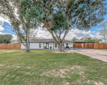 1716 County Road 804, Angleton