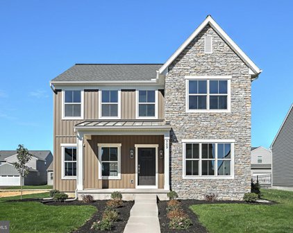 509 Charleston Dr, Mechanicsburg
