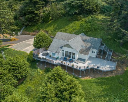 16825 N Highway 101, Smith River